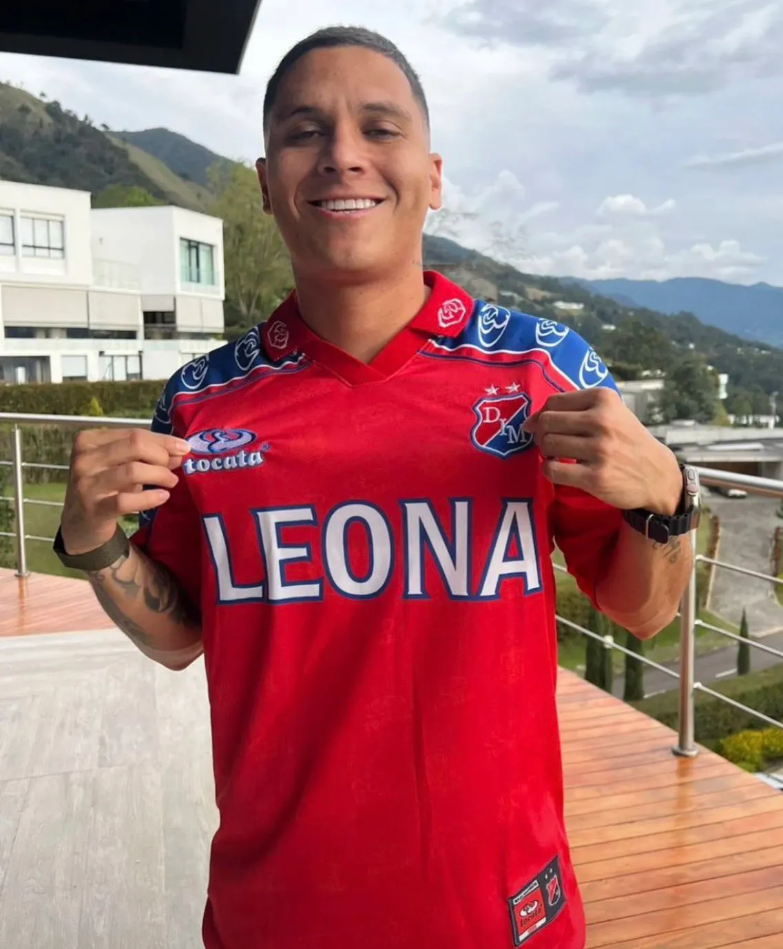 Quintero ya posó con la camiseta de Independiente Medellín.