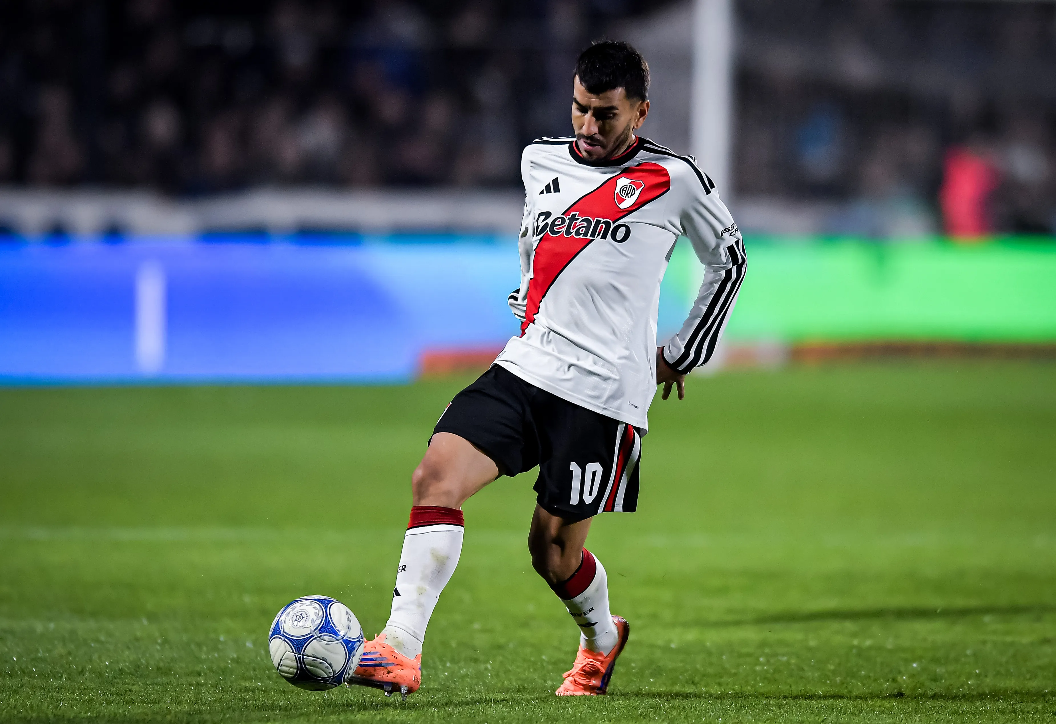 Correa vuelve tras perderse el partido vs. Central por un traumatismo en el muslo derecho. (Getty Images)