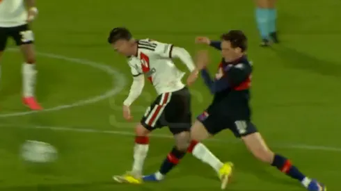 Moreno perdió la pelota en salida y Tigre puso el 1-0.
