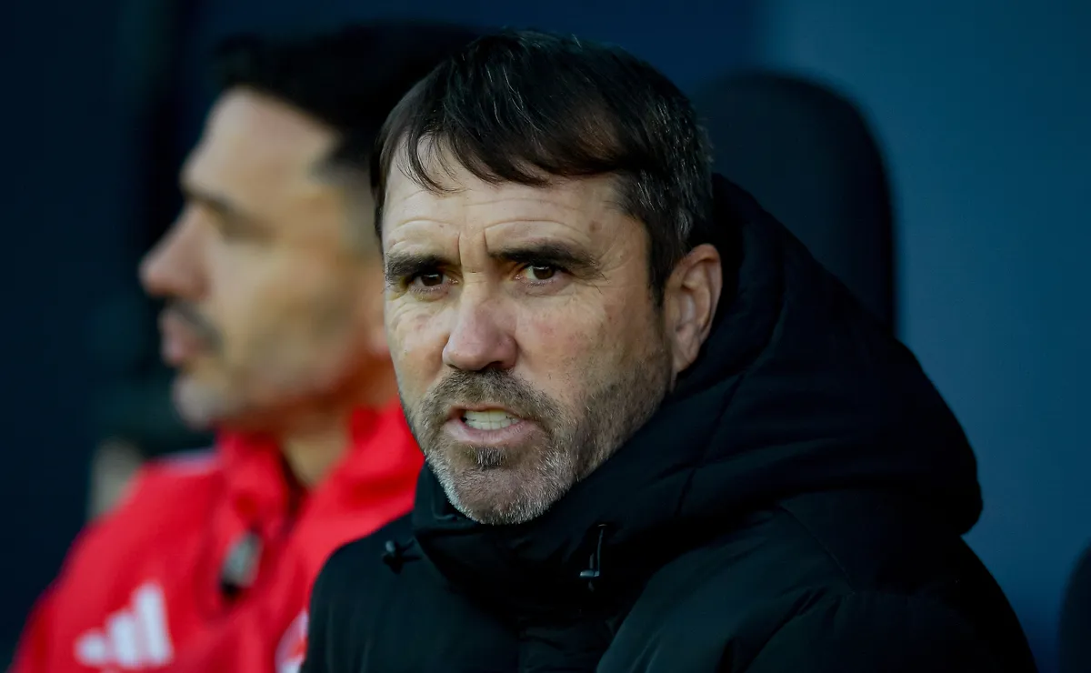 Coudet está obligado a hacer cambios en River.