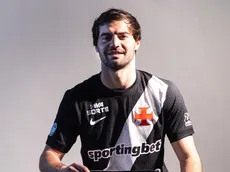 Santiago Sosa fue presentado en Vasco da Gama y River debe recibir dinero