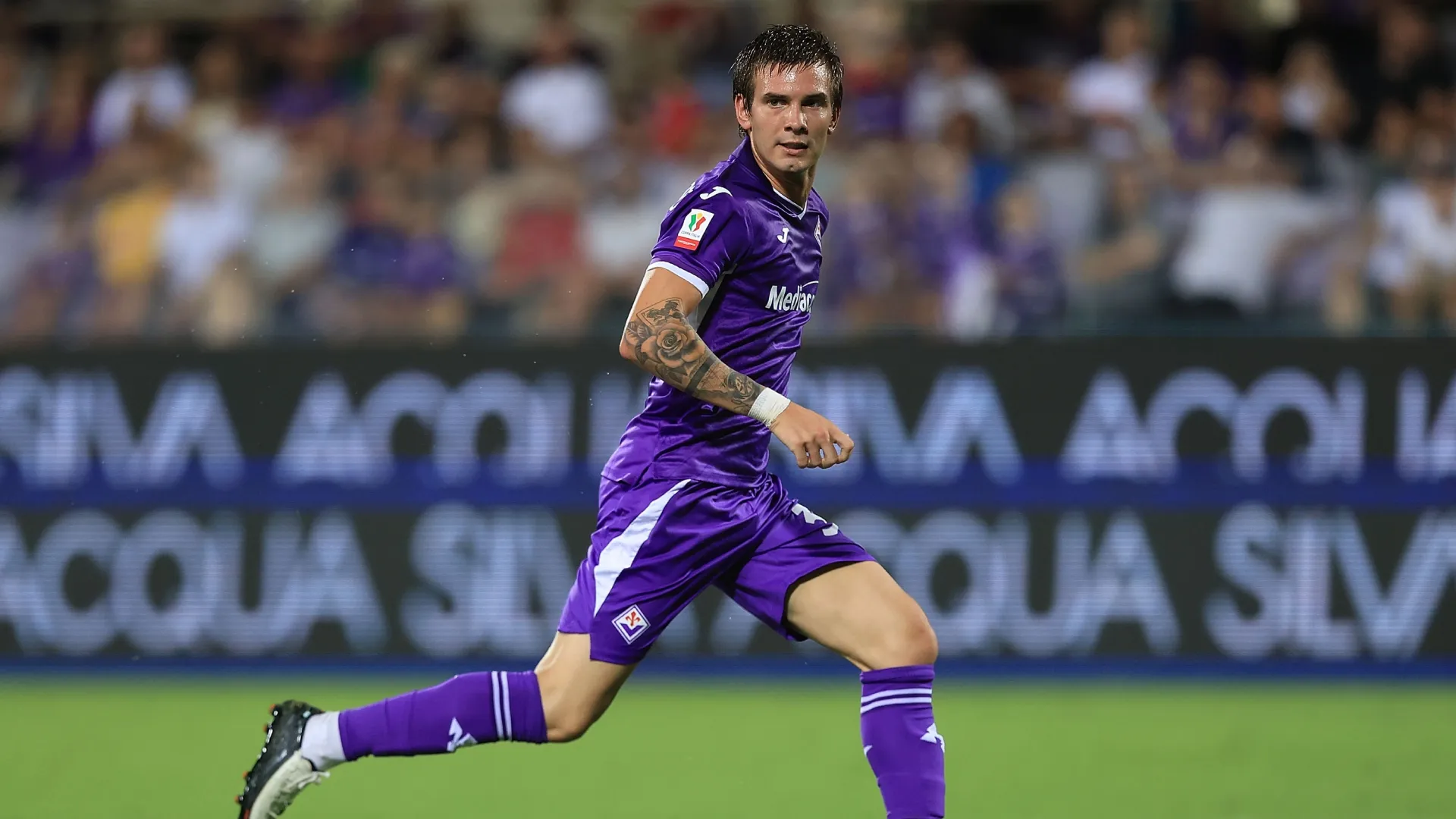 Mastantuono sumó 32 minutos en su debut en Fiorentina.