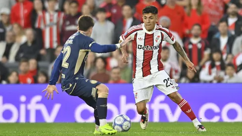 El volante debutó con la camiseta número 23 ante AAAJ.