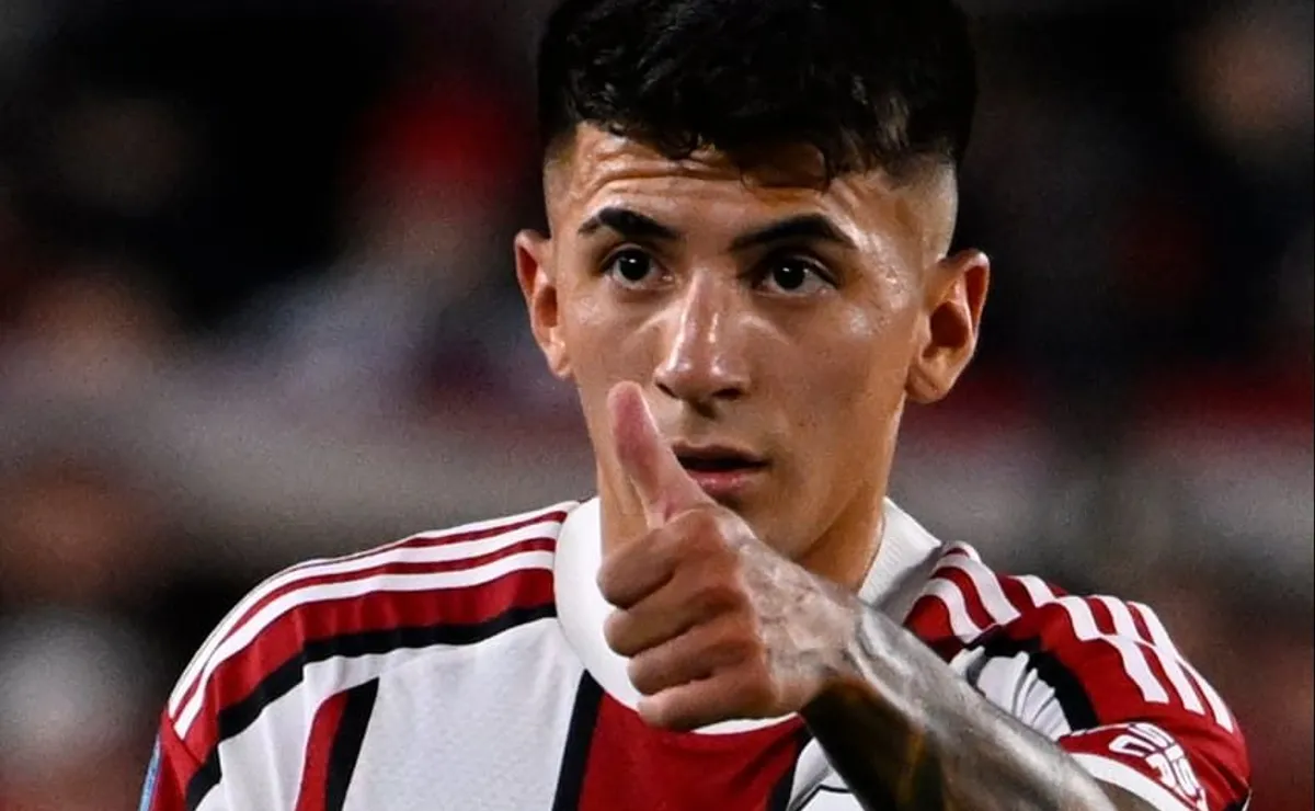 Almada llegó a River desde Atlético de Madrid a cambio de 20 millones de euros por el 100% del pase.