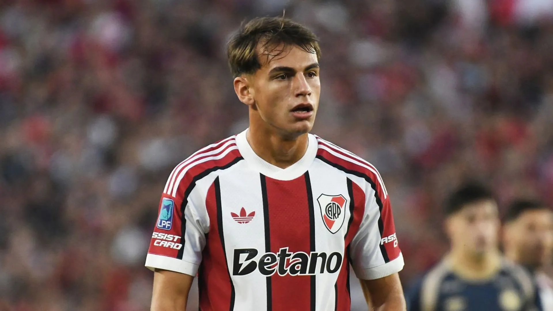 Freitas de lateral también es una alternativa que maneja el Chacho.