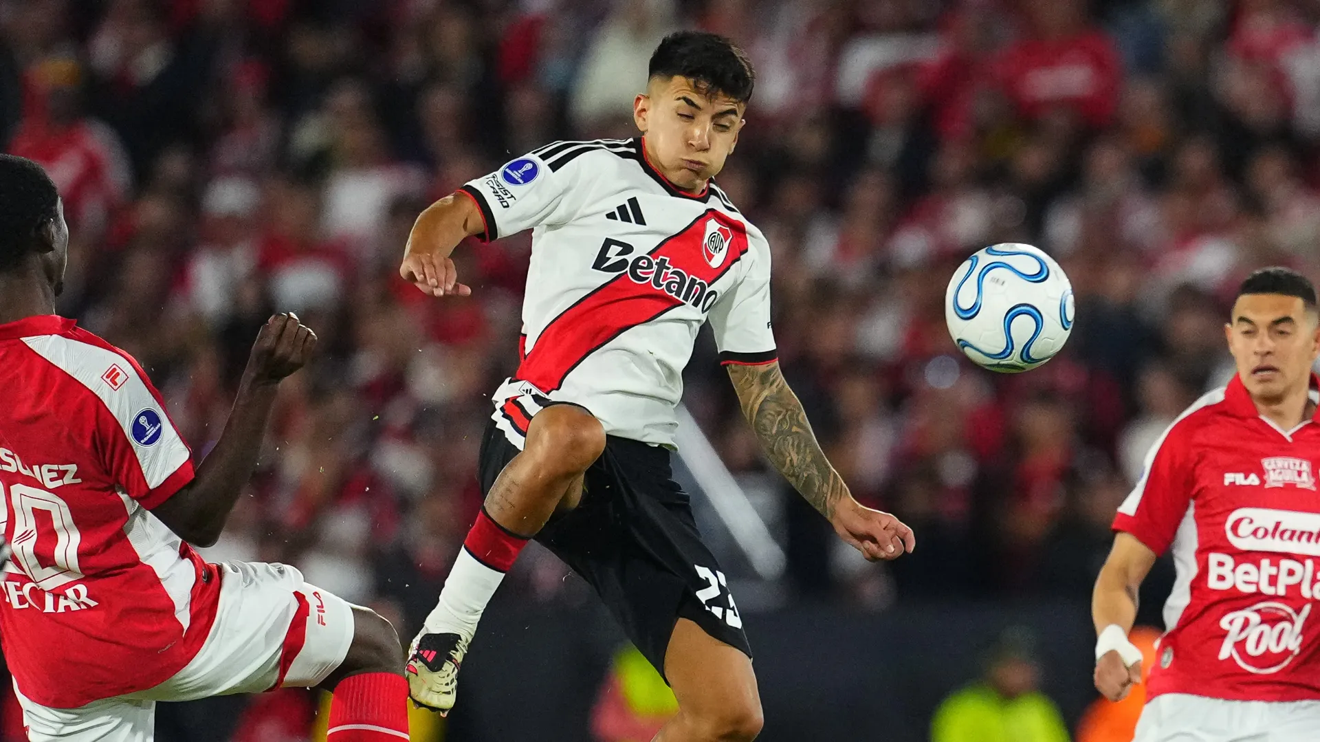 Almada arrancó en el carril izquierdo