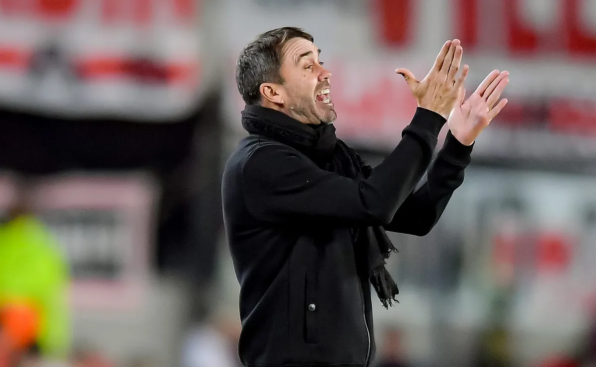 Coudet dirigirá su 26° encuentro al frente de River.