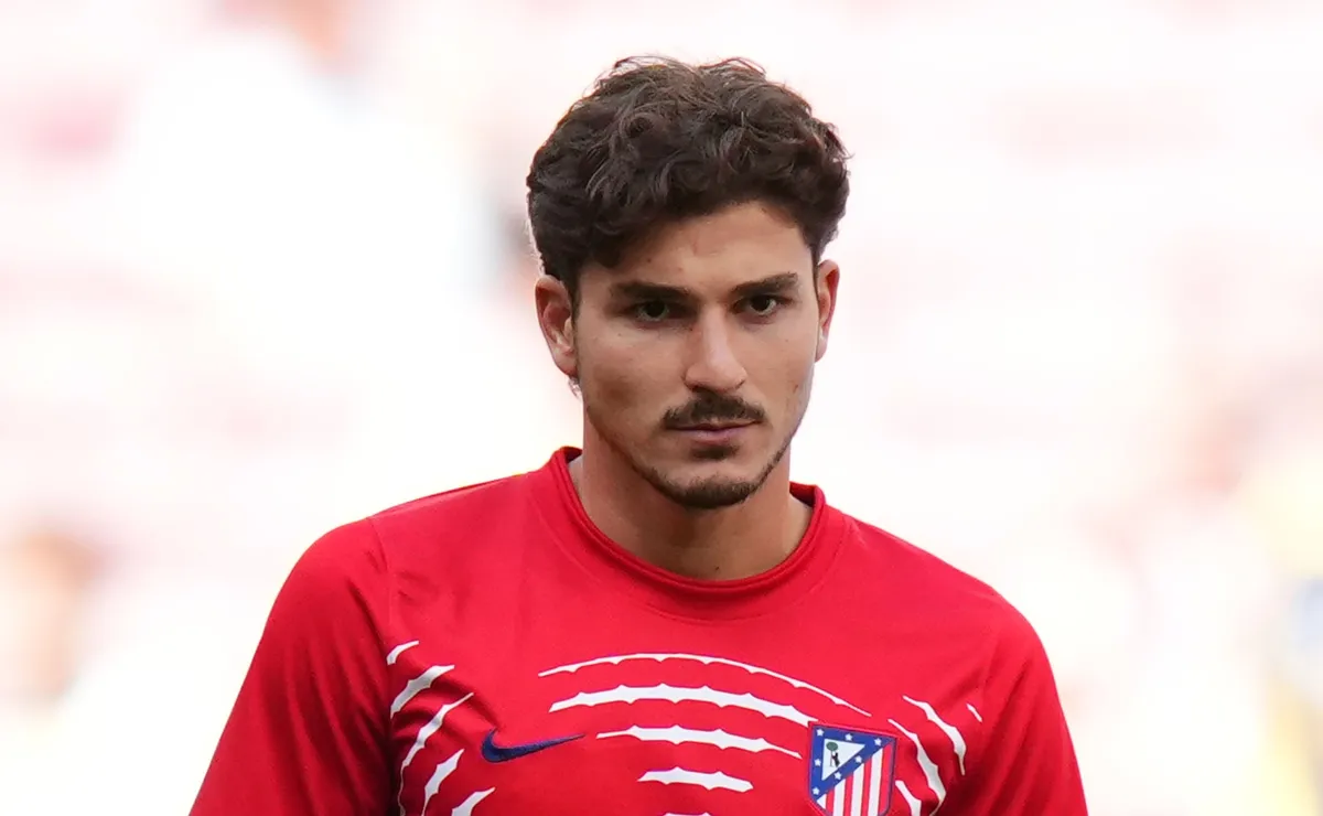 La reacción de Julián Álvarez a la reprobación de los hinchas.
