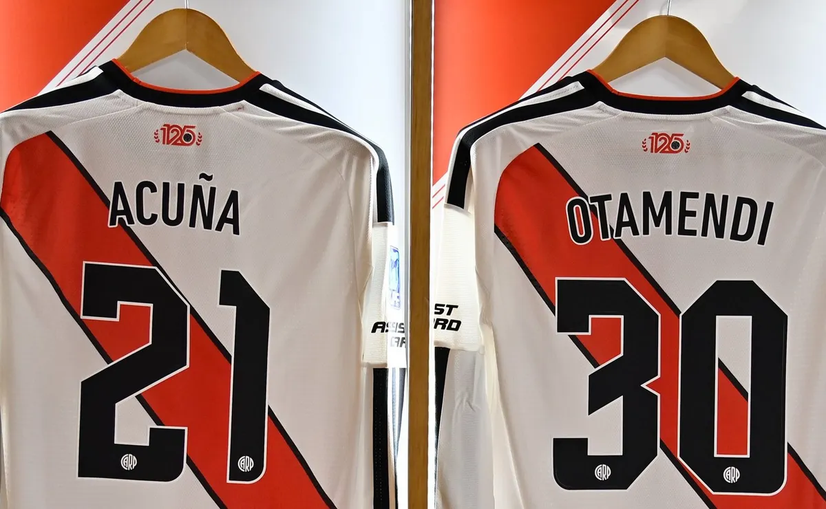 Vestuario listo en el Monumental.
