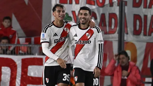 Los goles de Correa y Freitas ante Vélez.