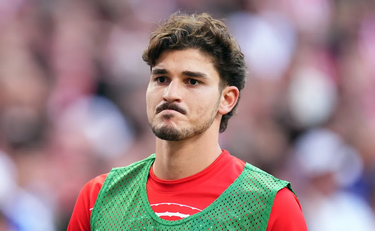 MADRID, SPAIN - AUGUST 23: Julian Alvarez of Atletico de Madrid looks on during the LaLiga EA Sports 2026/27 match between Atletico de Madrid and Villarreal CF at Riyadh Air Metropolitano on August 23, 2026 in Madrid, Spain. (Photo by Angel Martinez/Getty Images)