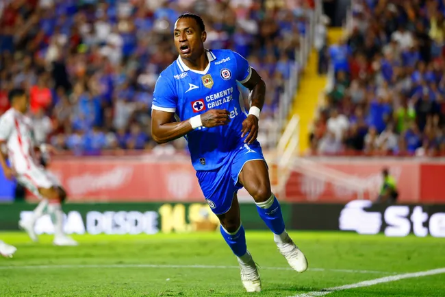 Willer Ditta es el central que quiere River para este mercado. (Getty Images)