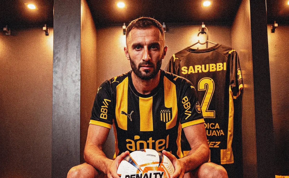 Peñarol presentó a Pezzella.