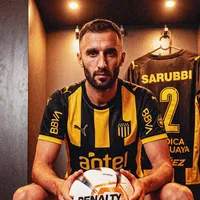 Germán Pezzella fue presentado como refuerzo de Peñarol tras rescindir contrato en River