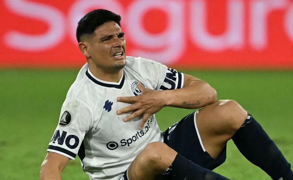 La cláusula que tiene el delantero para jugar el domingo.