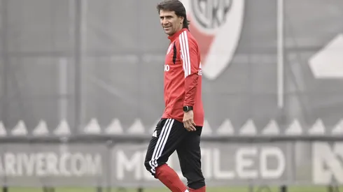 Ponzio comienza a definir el once titular que recibirá a Independiente Rivadavia.