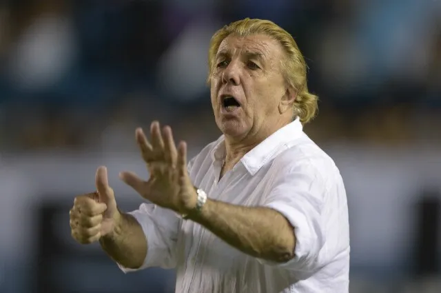 Mostaza Merlo está hablando con la dirigencia para resolver qué rol ocupará en las inferiores de River.