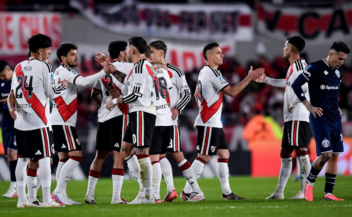 River lleva 6 de 6 con Ponzio como DT.