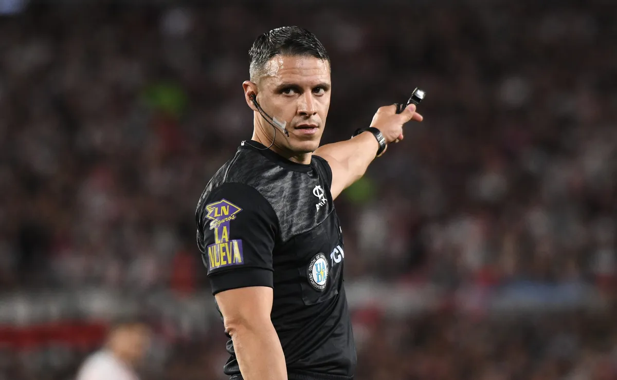 Andrés Gariano será el árbitro de River vs. ATU.