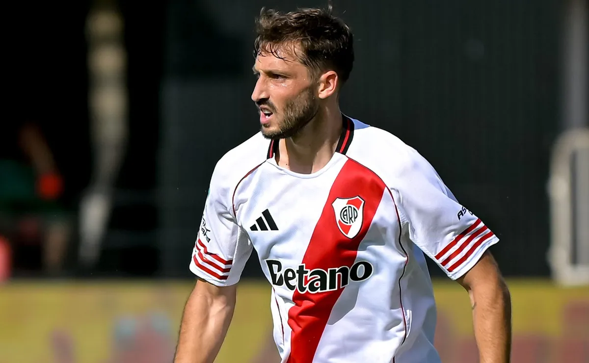 Viña jugó 14 partidos en River, sin goles ni asistencias.