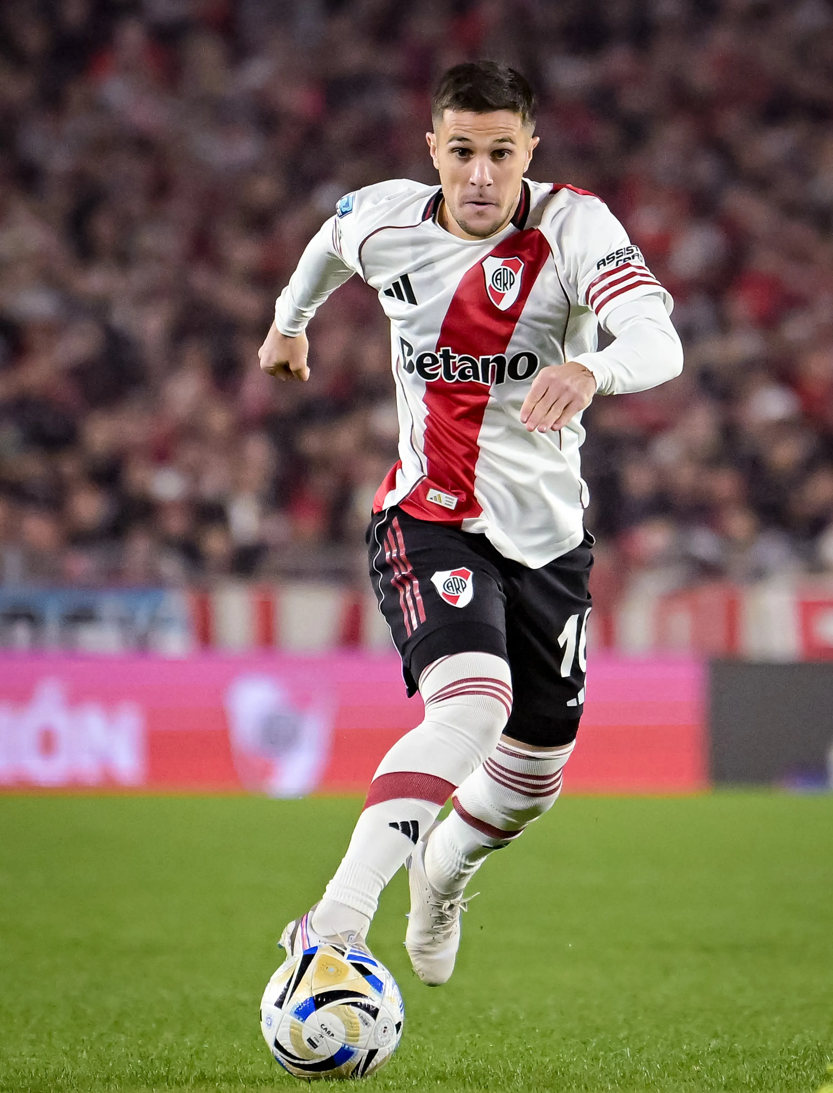 Bustos llegó a River a cambio de casi cinco millones de dólares y se fue mediante una rescisión contractual. (Getty Images)