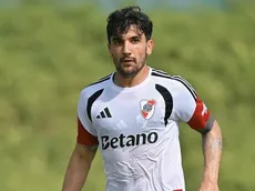 Arambarri, otra vez en el ojo de la tormenta: zafó de la expulsión y fue criticado por el hincha