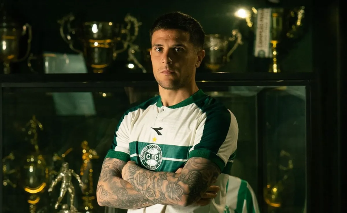 El lateral fue anunciado en su club.
