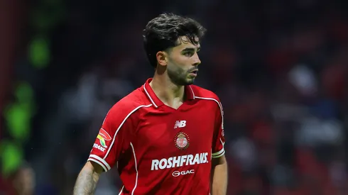Simón fue citado por Scaloni para la fecha FIFA.