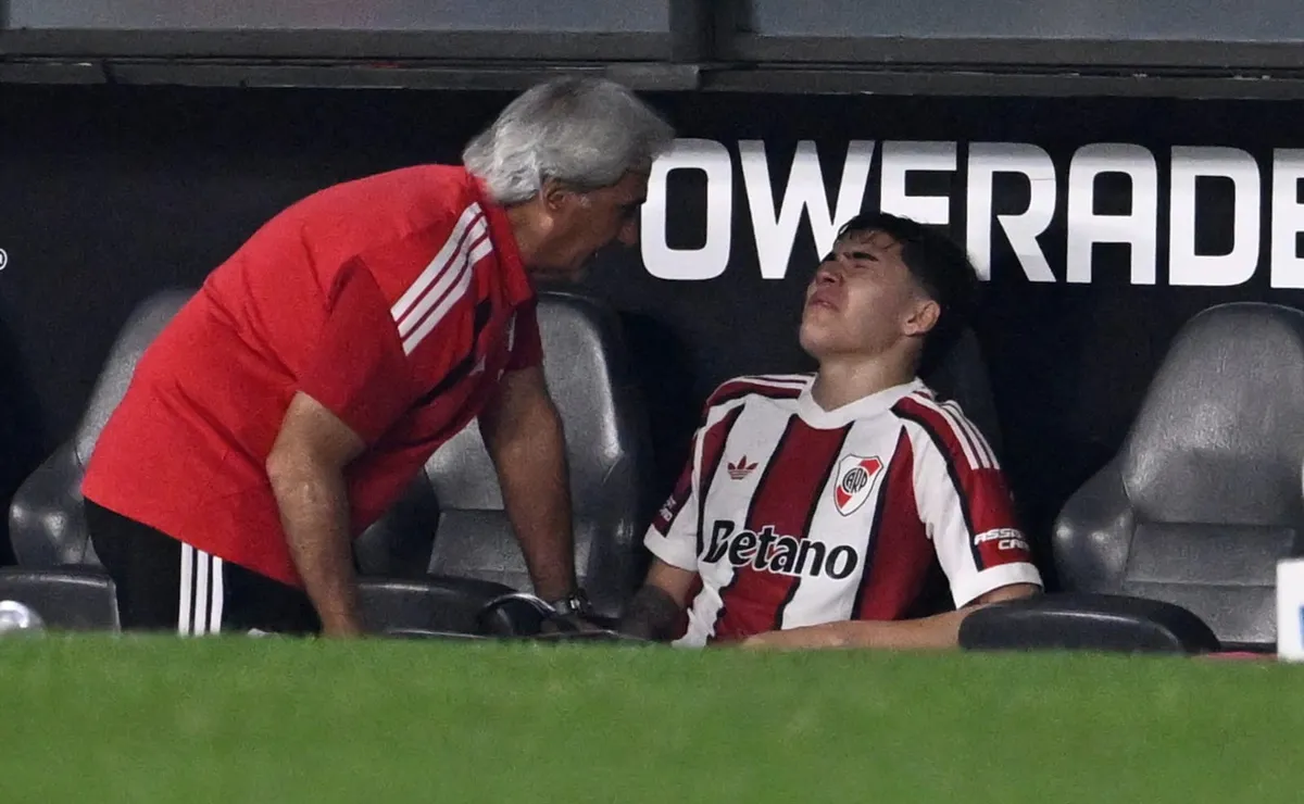 Andrada rompió en llanto en el banco de suplentes.