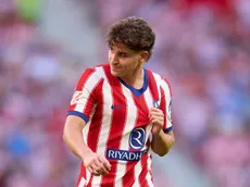 El gesto de Simeone con Julián Álvarez ante los silbidos de los hinchas de Atlético de Madrid vs. Real Madrid