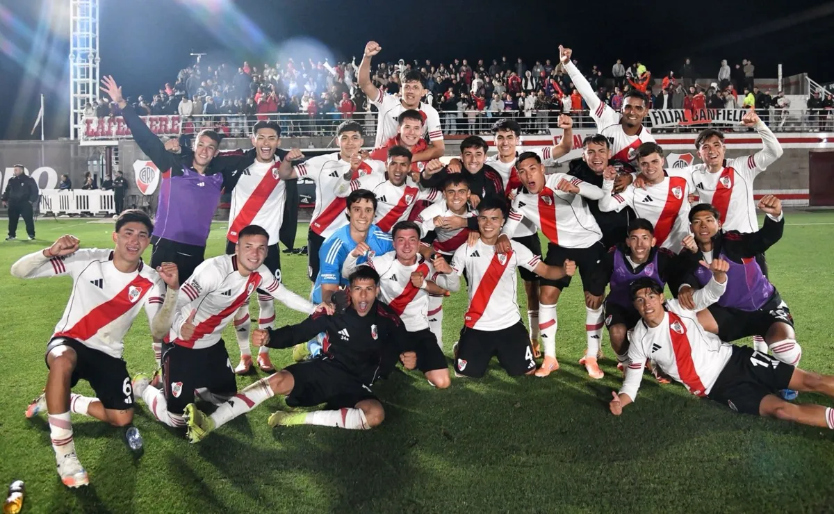 Los futbolistas que todavía no se fueron.