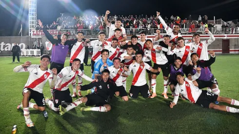 Los futbolistas que todavía no se fueron.