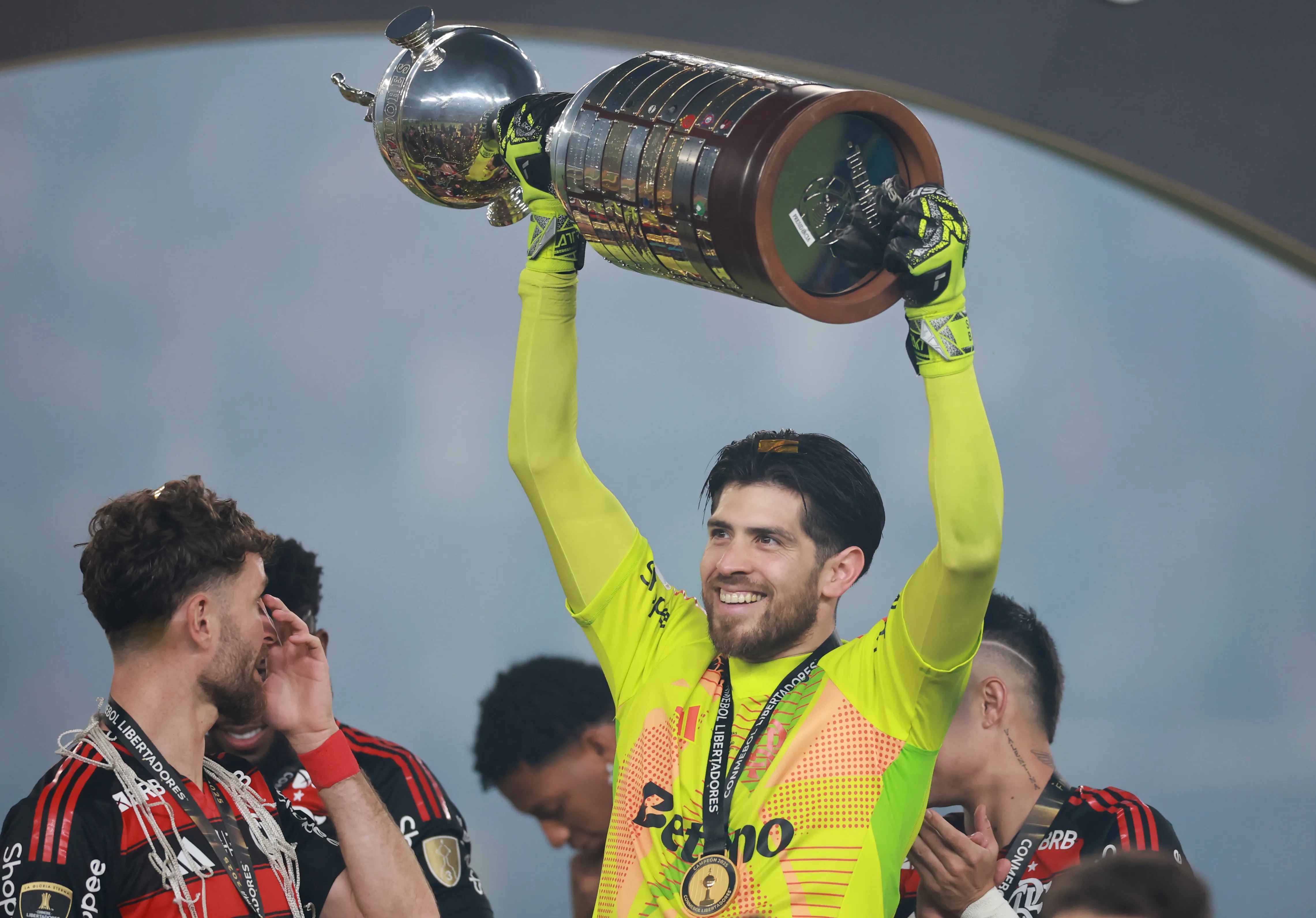 Agustín Rossi viene de ganar la Copa Libertadores con Flamengo en 2025.