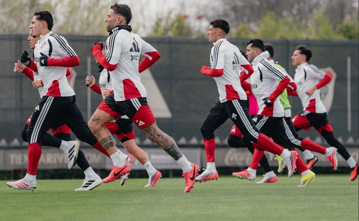 River se entrena con vistas a la reanudación de su participación en el Clausura.