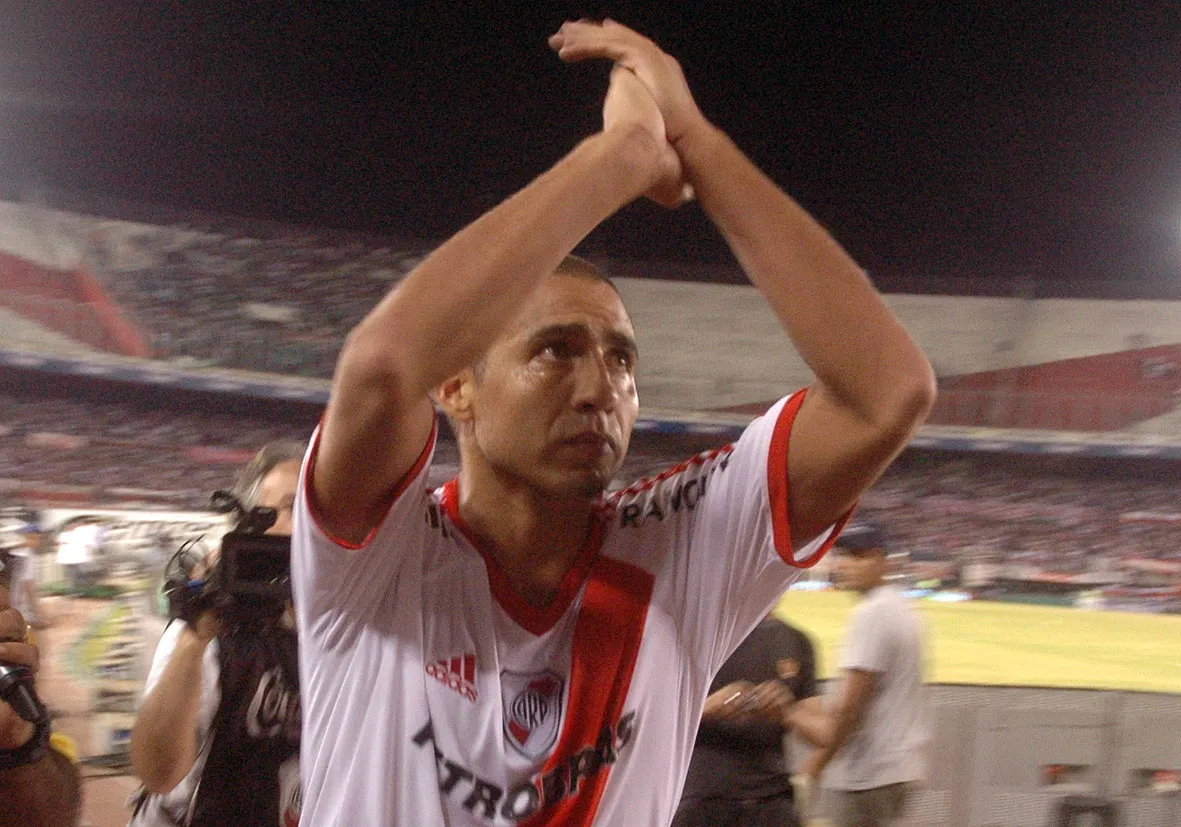 Trezeguet explicó que resignó el 90% de su contrato en Emiratos Árabes para cumplir su sueño de jugar en River. (Archivo)