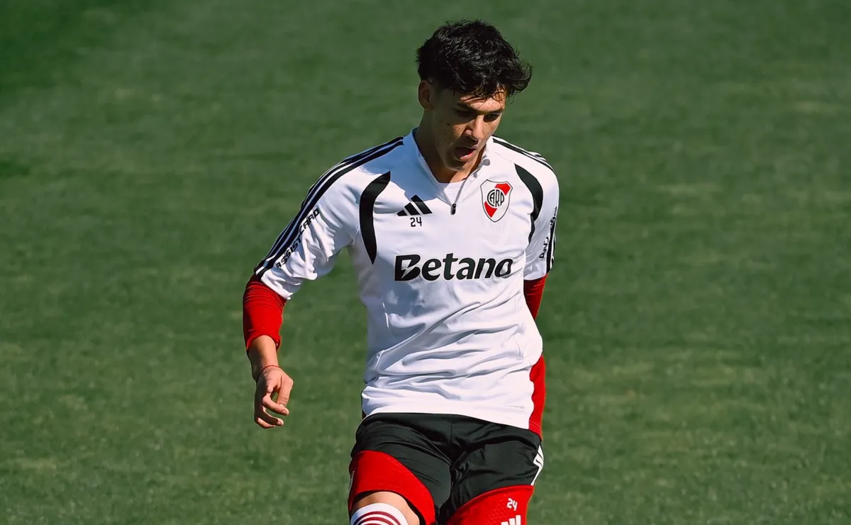 Meza volvió a la titularidad en River.