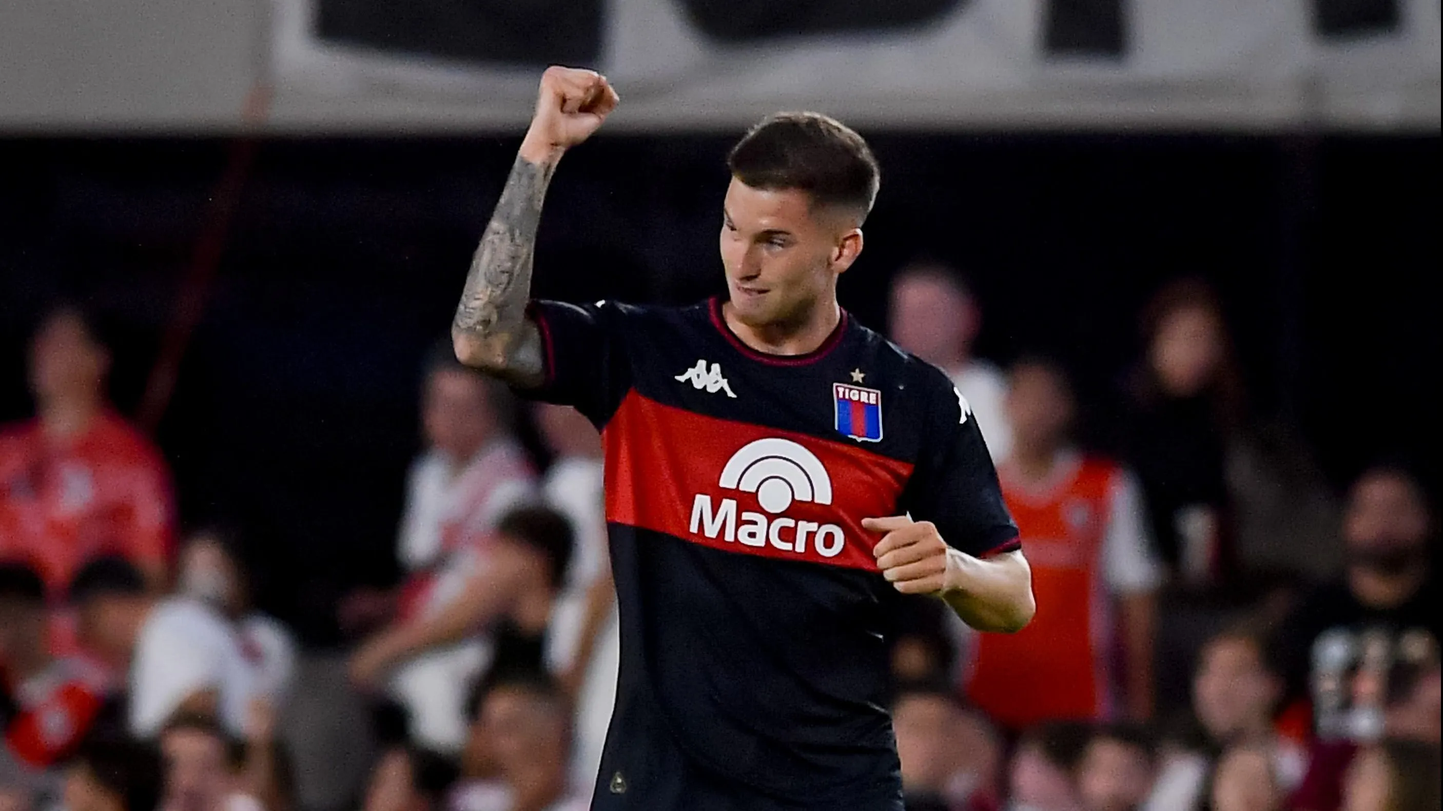 Serrago se destacó en la Reserva de River, pero no tuvo chances en Primera.