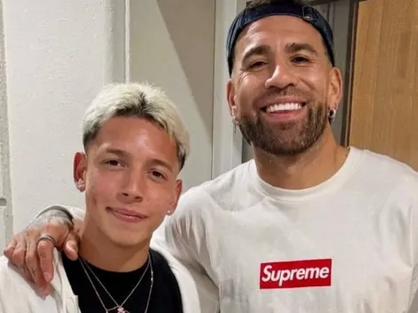 Otamendi se reencontró con Prestianni y le regaló una camiseta de River