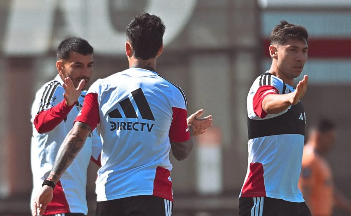 River goleó a Atlético Escobar en un amistoso.