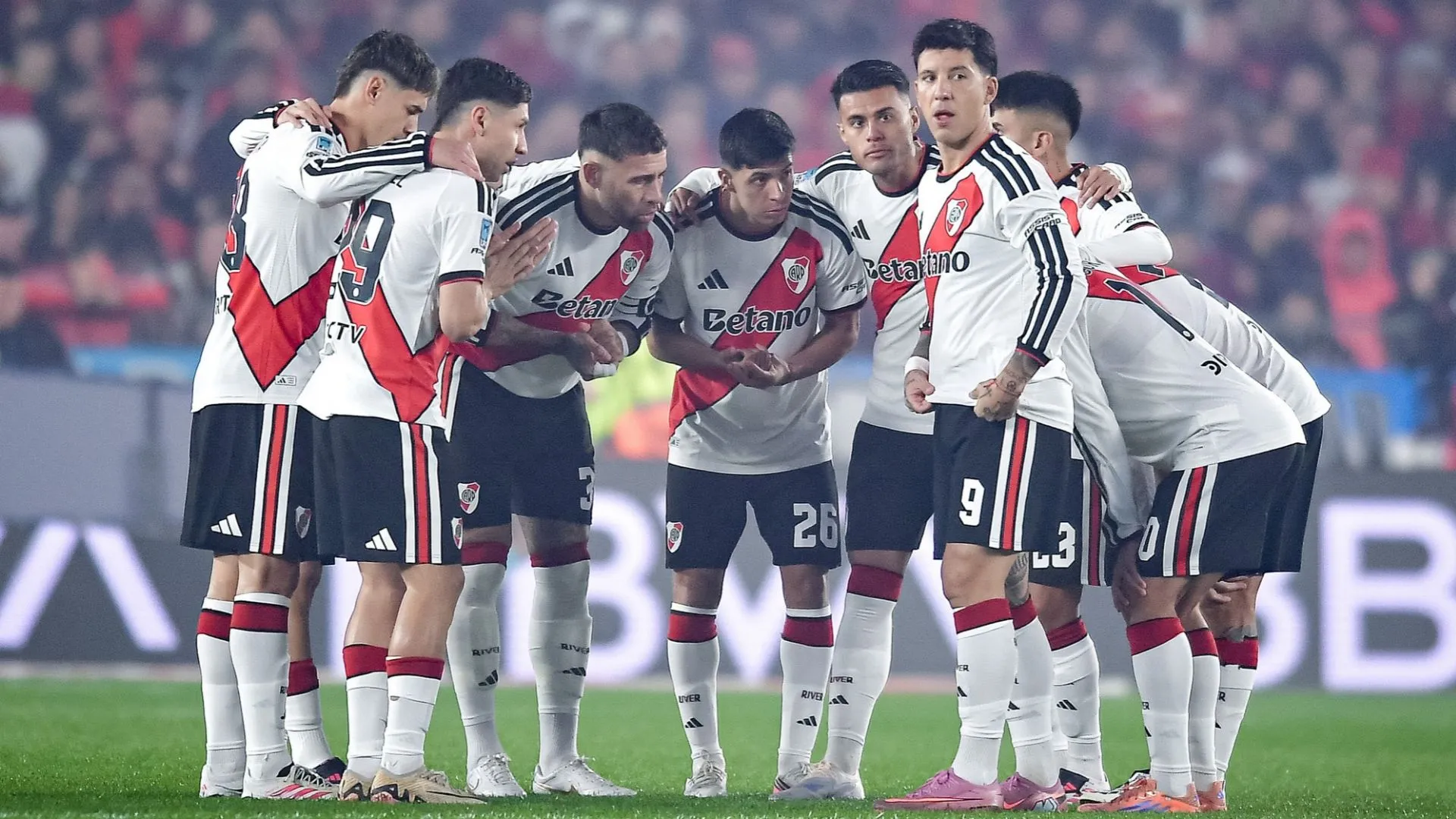 River va en busca de un milagro para llegar a la Libertadores 2027.