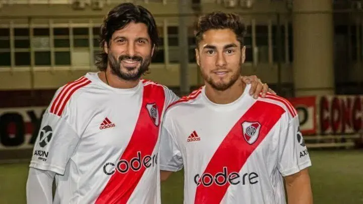 Cirigliano, junto a Chori Domínguez en el Senior de River.
