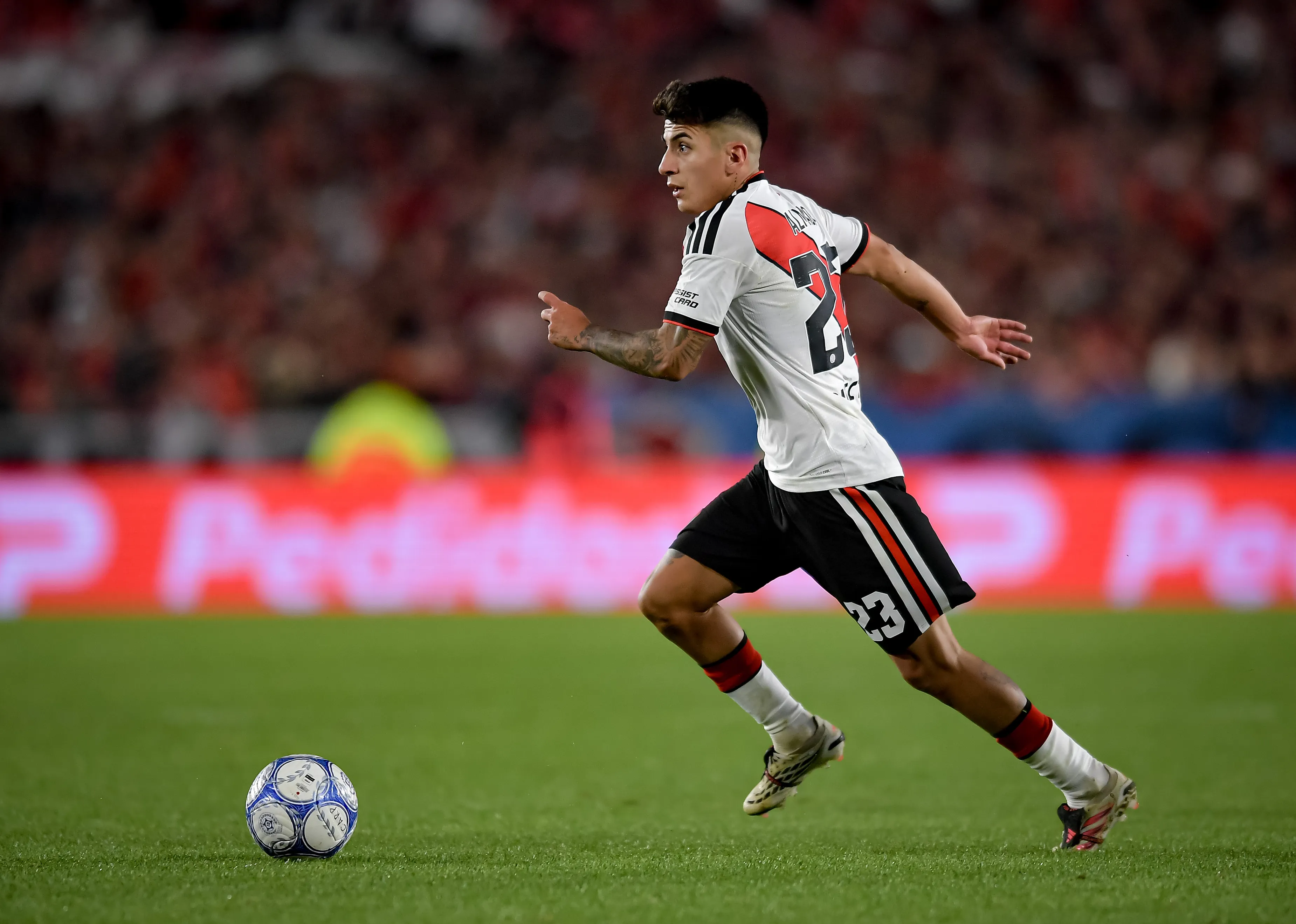 Almada intentaría llegar contra Estudiantes de Río Cuarto, aunque podría hacerlo frente a Sarmiento o incluso Belgrano. (Getty Images)