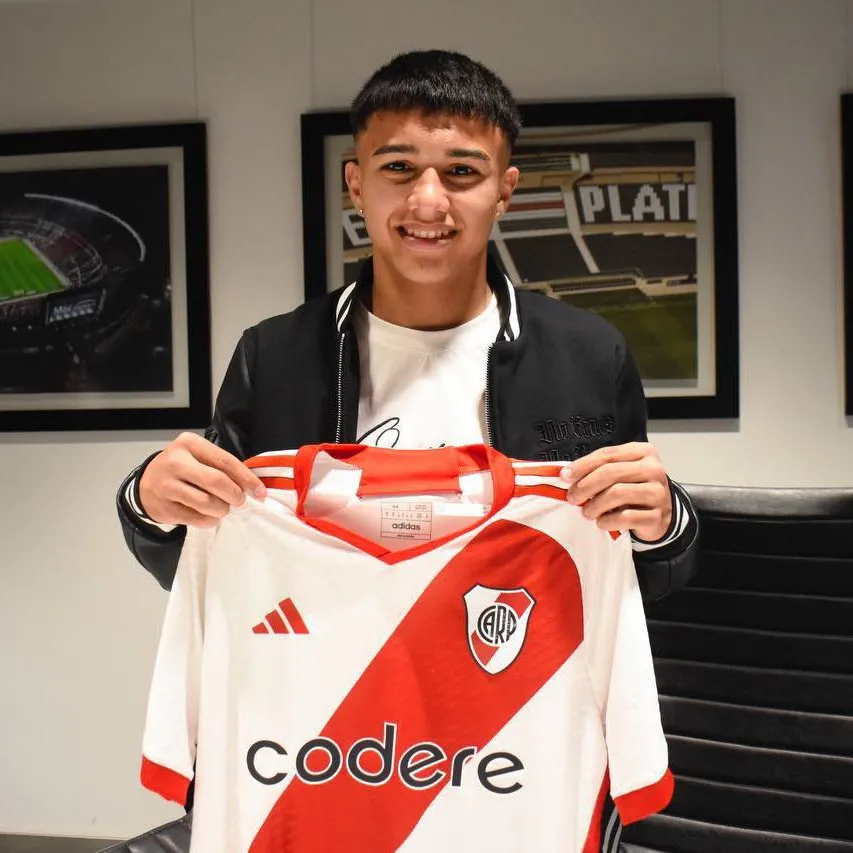 Esquivel anotó un doblete para la victoria del equipo suplente de River contra Atlético Escobar.