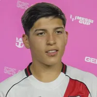 Bruno Cabral firmó su primer contrato y quedó blindado: quién es y cómo juega