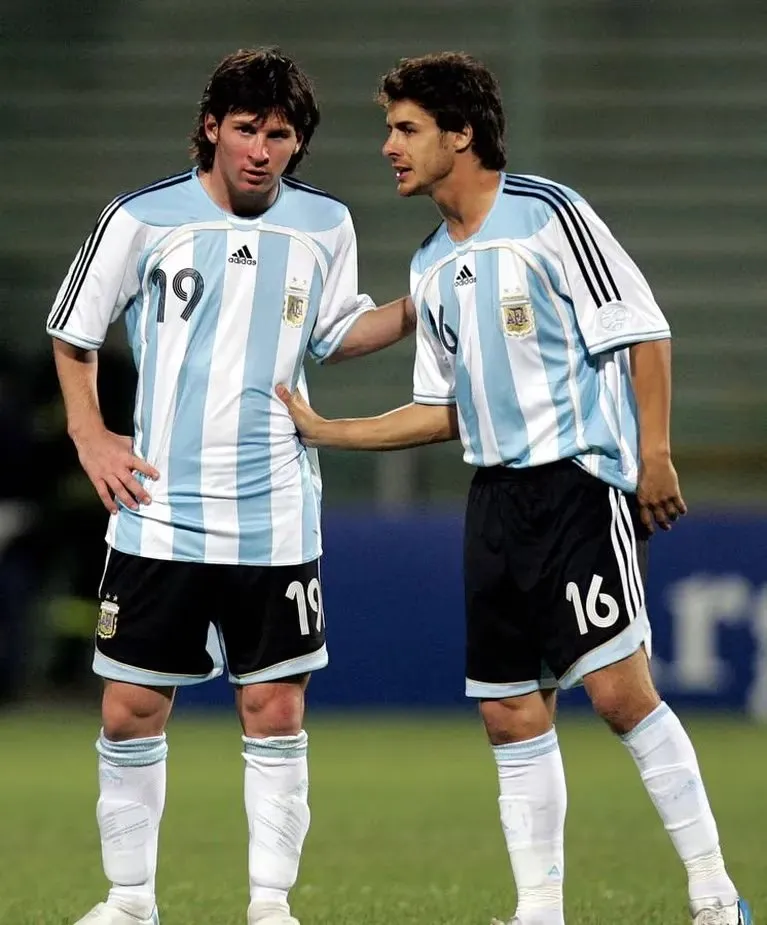 Lionel Messi jugó en la Selección Argentina con su ídolo de la infancia, Pablo Aimar.