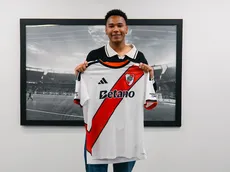 River oficializó el primer contrato de Jonathan Spiff y lo blindó