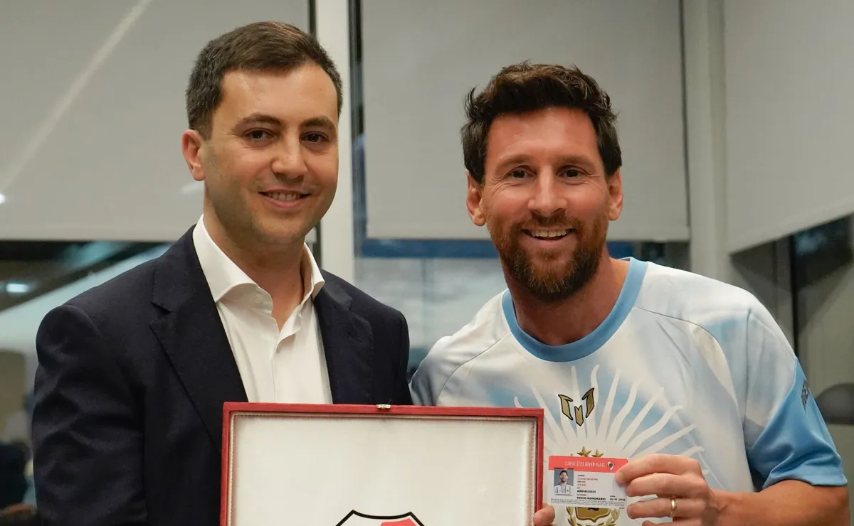 El 10 de la Selección fue galardonado en Núñez.