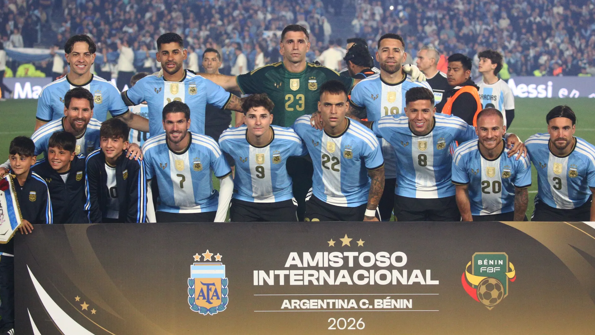 La Selección podría dejar el Monumental y mudarse a La Plata.