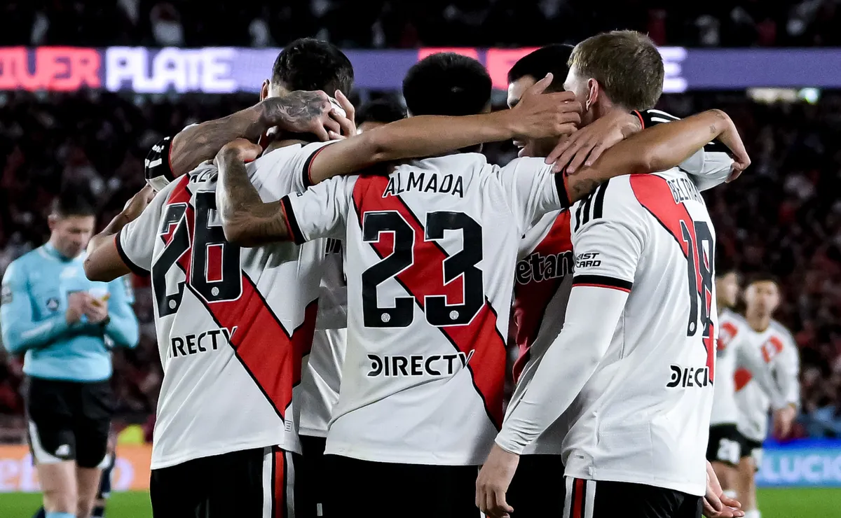 River está en una posición incómoda.