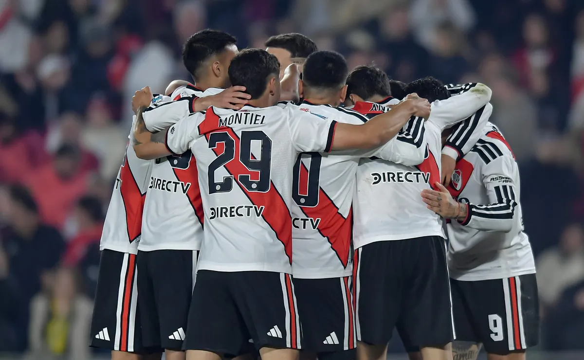 Algunos futbolistas fueron elogiados.